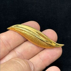 Vintage D’Orlan Gold Leaf Brooch